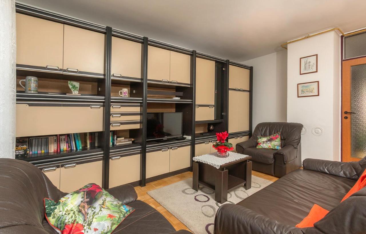 Sisplac Apartment Pula Ngoại thất bức ảnh