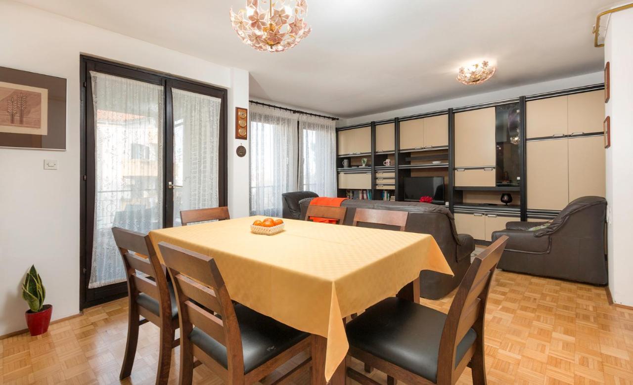 Sisplac Apartment Pula Ngoại thất bức ảnh