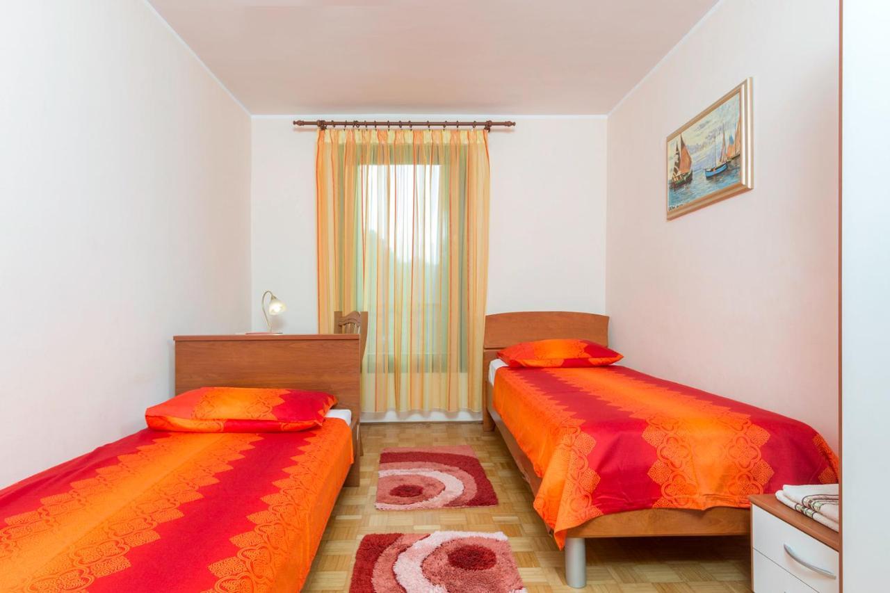 Sisplac Apartment Pula Ngoại thất bức ảnh